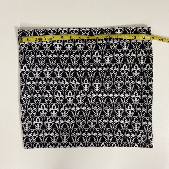 ⭐️$5 SALE⭐️must be bundled Sugar Skull Drawstring Bag - Picture 3 of 8